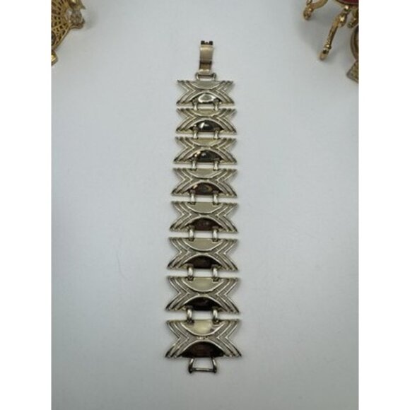 Vintage Wide Signed Coro Pegasus Gold Tone Bracelet Minimalist Design - Picture 6 of 7